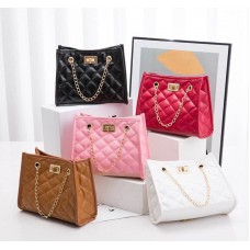 Wholesale New Arrivals Delicate Trending Handbags Soft Fabric Waterproof Fashion Leather Ladies Classic Women's Shoulder Bags